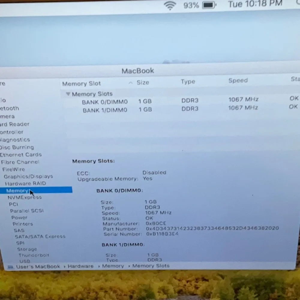 MacBook 13.3” Mid 2010 White 250 HHD 2GB MEMORY 1067 DDR3 CORE 2 DUO PROCESSOR💻